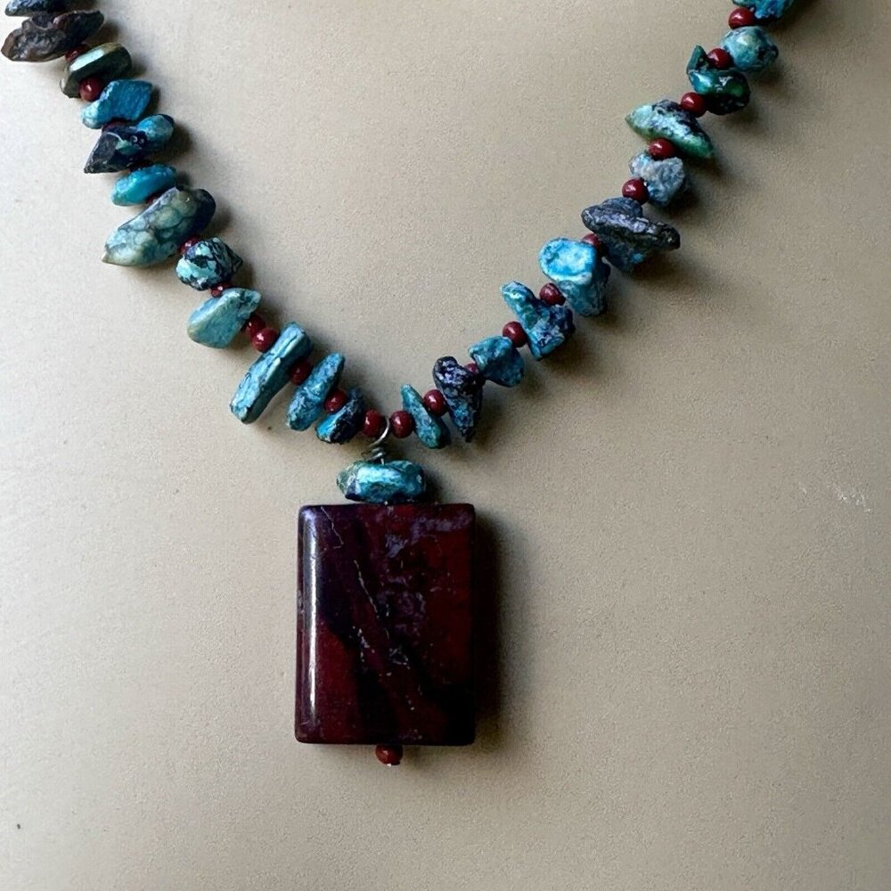 Vintage Artisan Pendant Necklace 17 Inch Turquoise Chips Seed‎ Beads Jasper